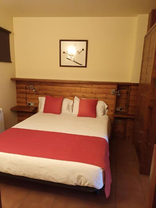 Aparthotel Bellver Bellver De Cerdanya Buitenkant foto