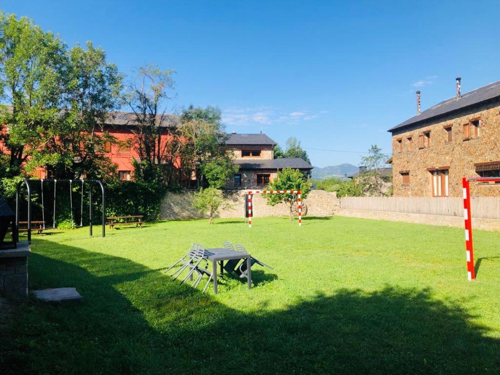 Aparthotel Bellver Bellver De Cerdanya Buitenkant foto