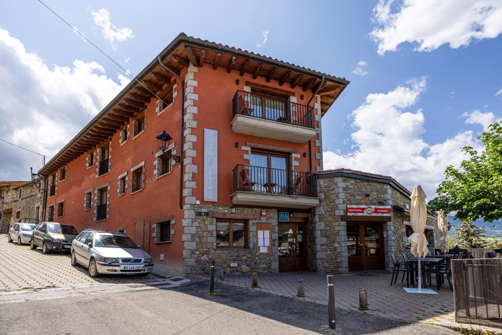 Aparthotel Bellver Bellver De Cerdanya Buitenkant foto