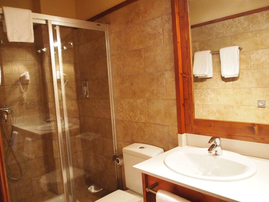 Aparthotel Bellver Bellver De Cerdanya Buitenkant foto