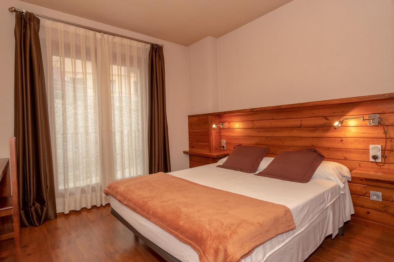 Aparthotel Bellver Bellver De Cerdanya Buitenkant foto