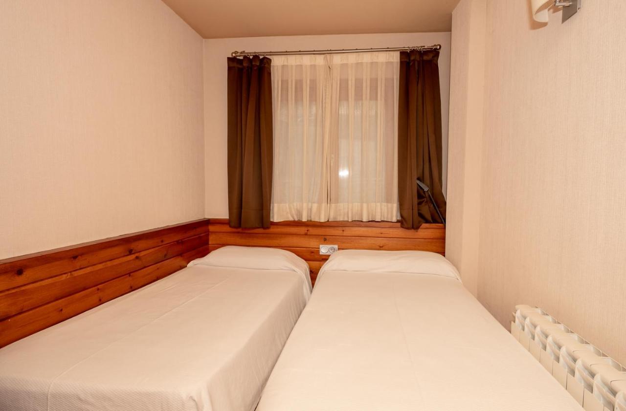 Aparthotel Bellver Bellver De Cerdanya Buitenkant foto