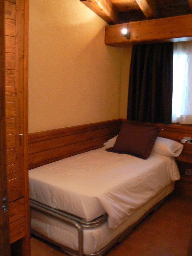 Aparthotel Bellver Bellver De Cerdanya Kamer foto